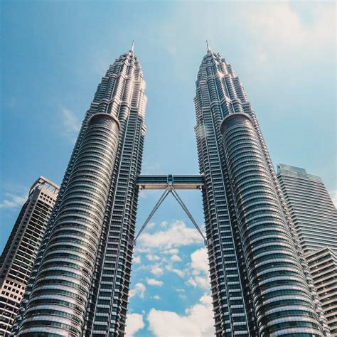 kuala lumpur twin tower address